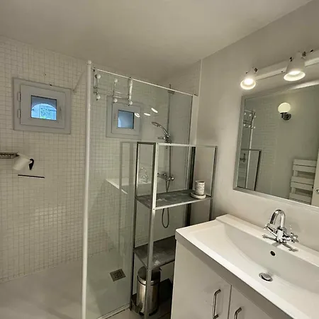 Spacieuse Pour 10 Personnes Avec Wifi Dans Le Quartier De La Griere - Fr-1-194-317 펜션 *