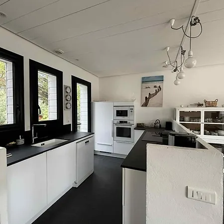 Spacieuse Pour 10 Personnes Avec Wifi Dans Le Quartier De La Griere - Fr-1-194-317 *