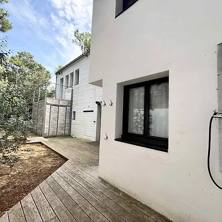 Spacieuse Pour 10 Personnes Avec Wifi Dans Le Quartier De La Griere - Fr-1-194-317 펜션